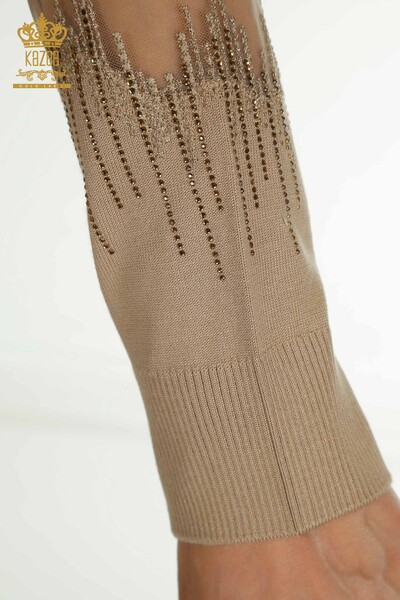 Hurtownia swetrów damskich z dzianiny - szczegółowe rękawy - beżowe - 30153 | KAZEE - Thumbnail