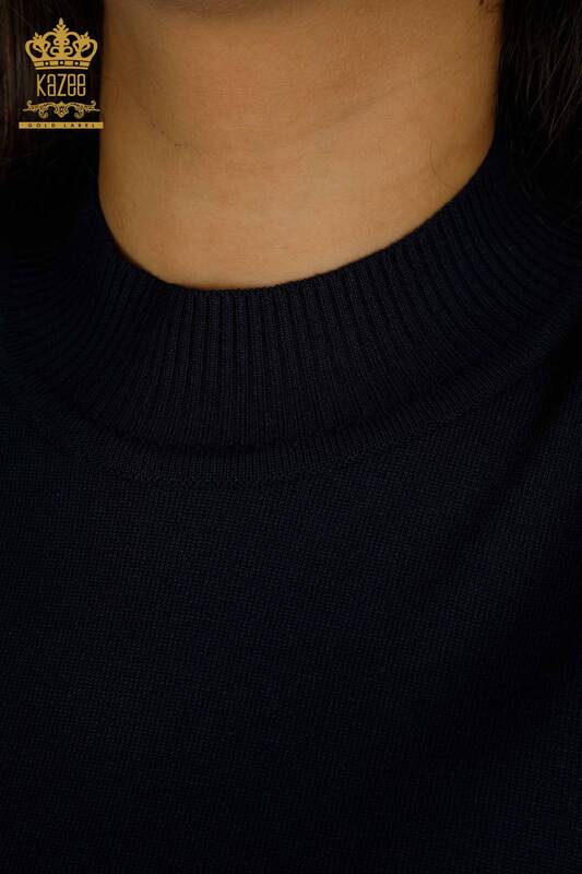 Hurtownia damska dzianiny sweterkowej z rękawami haftowany w kamienie granatowa - 30552 | KAZEE