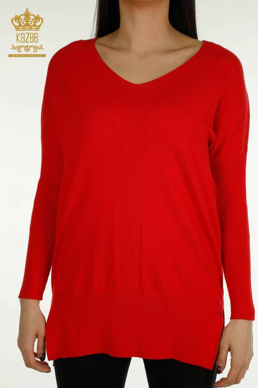 Hurtownia damskiego swetra z dzianiny z rozcięciem w kolorze czerwonym - 30193 | KAZEE