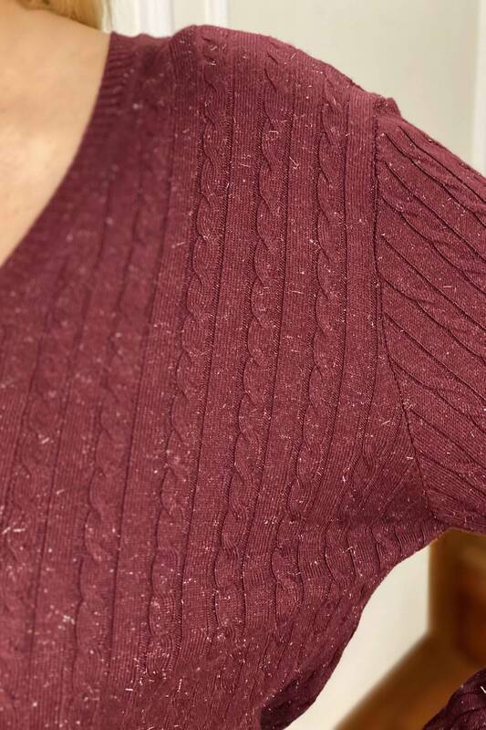 Hurtownia swetrów damskich z dzianiny, dekolt w szpic, brokatowe włosy - 15458 | KAZEE