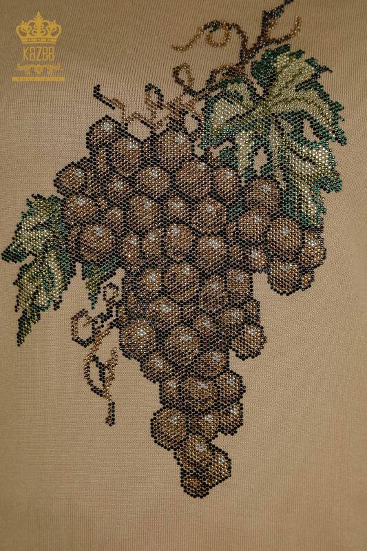Hurtownia swetrów damskich z dzianiny - Wzór winogronowy - beżowy - 30488 | KAZEE
