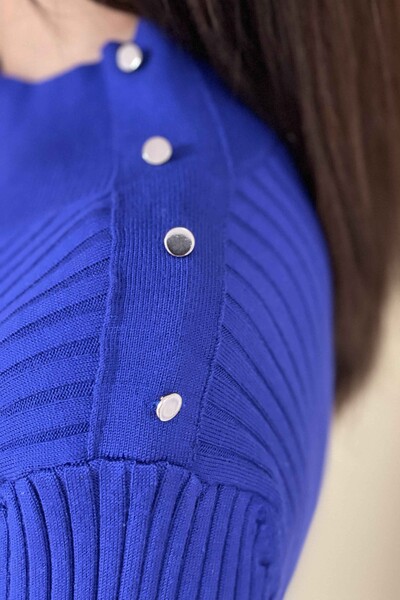 Hurtownia swetrów damskich z wysokim kołnierzem i guzikami na ramionach - 16246 | KAZEE - Thumbnail