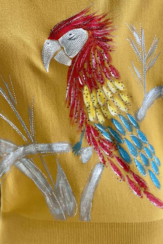 Hurtownia swetrów damskich z wycięciem pod szyją i wzorem papugi - 16513 | KAZEE