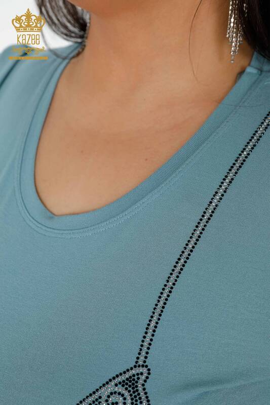 Hurtownia bluzek damskich z haftowanym kamieniem i okrągłym dekoltem w kolorze niebieskim - 79000 | KAZEE