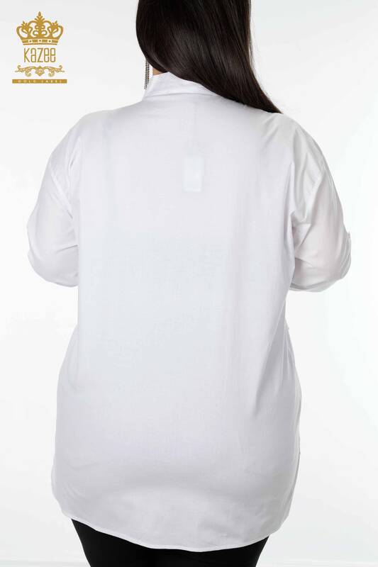 Hurtownia koszul damskich biała z haftem z kryształowymi kamieniami - 20136 | KAZEE