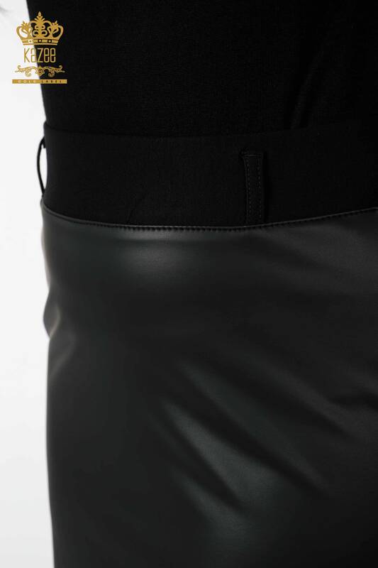 Hurtownia damskiej spódnicy skórzanej z guzikami szczegółowymi w kolorze czarnym - 4220 | KAZEE