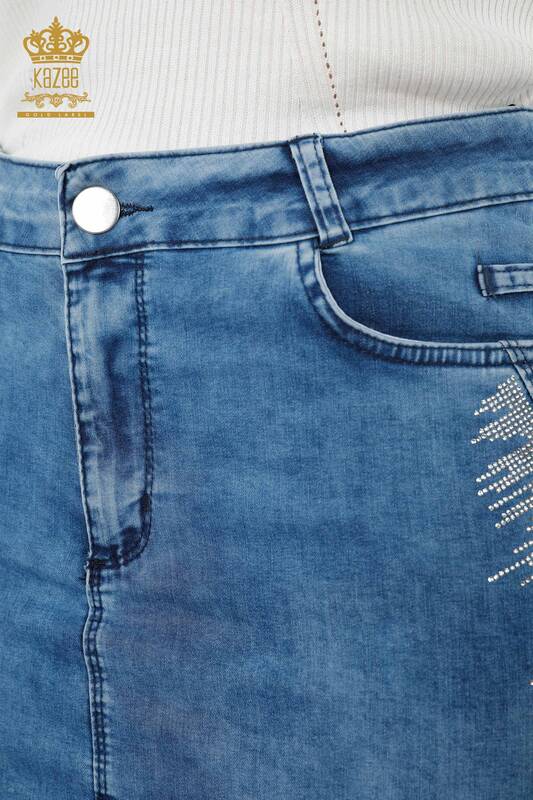 Hurtownia damska spódnicy jeansowej z kieszeniami z haftem w kształcie kryształków - 4179 | KAZEE