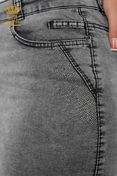 Hurtownia damska spódnicy jeansowej z kieszeniami z haftem w kształcie kryształków - 4179 | KAZEE - Thumbnail