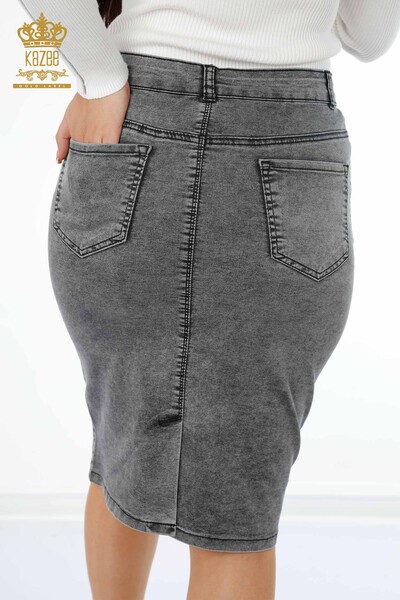 Hurtownia damska jeansowa spódniczka wzorzysta, z haftowanymi kamieniami i kieszeniami - 4183 | KAZEE - Thumbnail