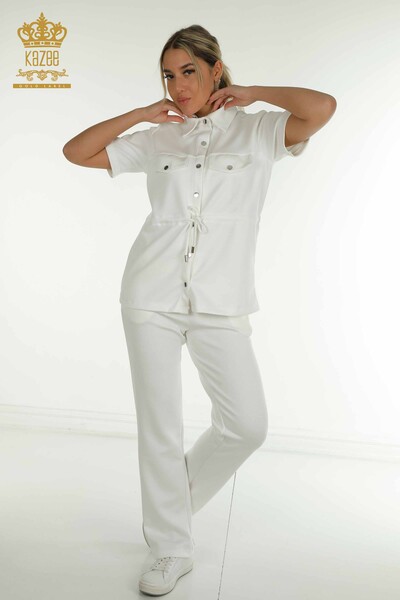 Hurtownia potrójnego kompletu dresów damskich z guzikami szczegółowe ecru - 17633 | KAZEE 