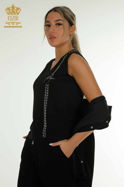 Hurtownia potrójnego zestawu dresów damskich w kolorze czarnym z guzikami - 17633 | KAZEE - 2