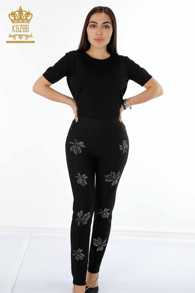 Hurtownia jeansów damskich czarnych z wzorem w liście - 3562 | KAZEE - Thumbnail