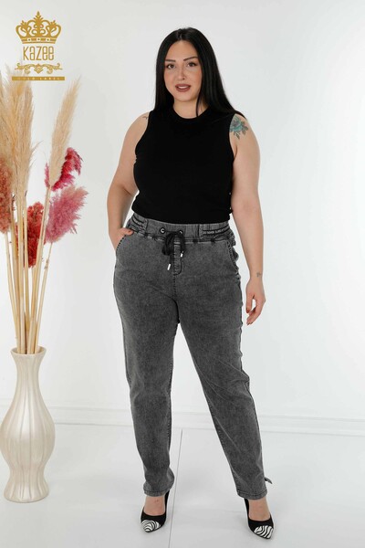 Hurtownia jeansów damskich z kieszeniami, haftowany kamieniem, antracyt - 3697 | KAZEE - Thumbnail
