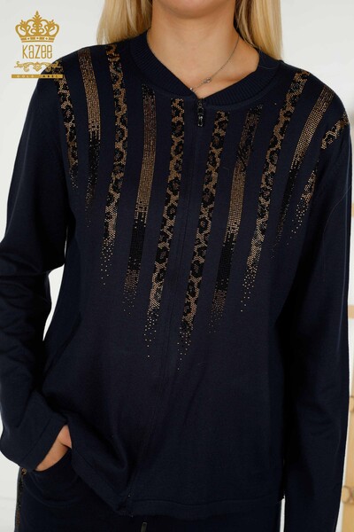 Hurtownia dresów damskich z kieszeniami na zamek granatowa - 16280 | KAZEE - 3