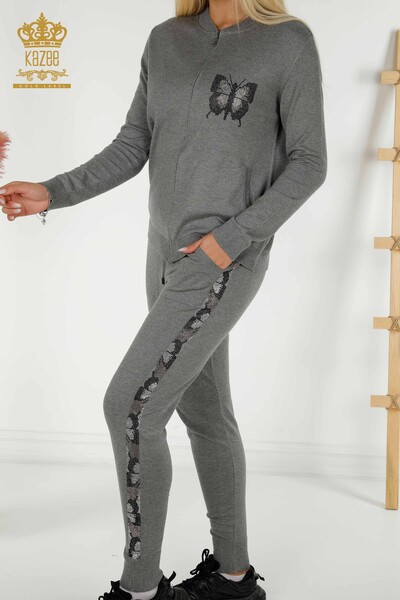 Hurtownia dresu damskiego szarego z wzorem motyla - 16678 | KAZEE - 2