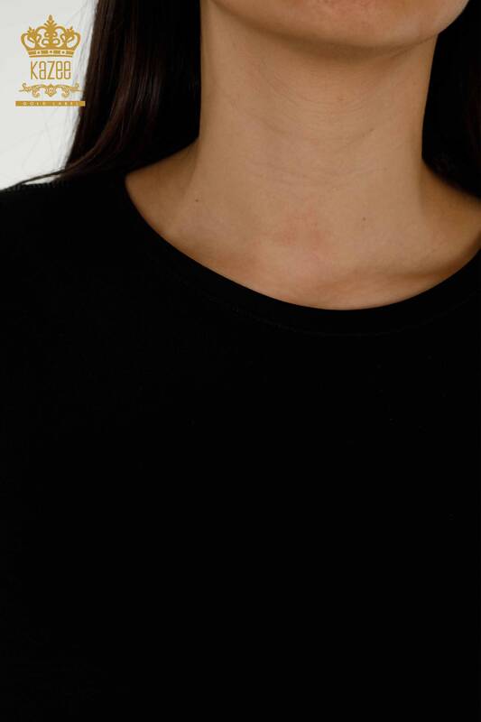 Hurtownia dresu damskiego w kolorze czarnym z kieszenią na krótki rękaw - 20390 | KAZEE