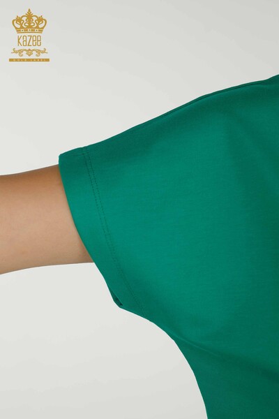 Hurtownia dresów damskich z krótkim rękawem i nadrukiem w kolorze zielonym - 17206 | KAZEE - Thumbnail