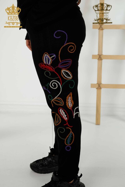 Hurtownia dresu damskiego w kolorze czarnym z kolorowym wzorem - 16657 | KAZEE - Thumbnail