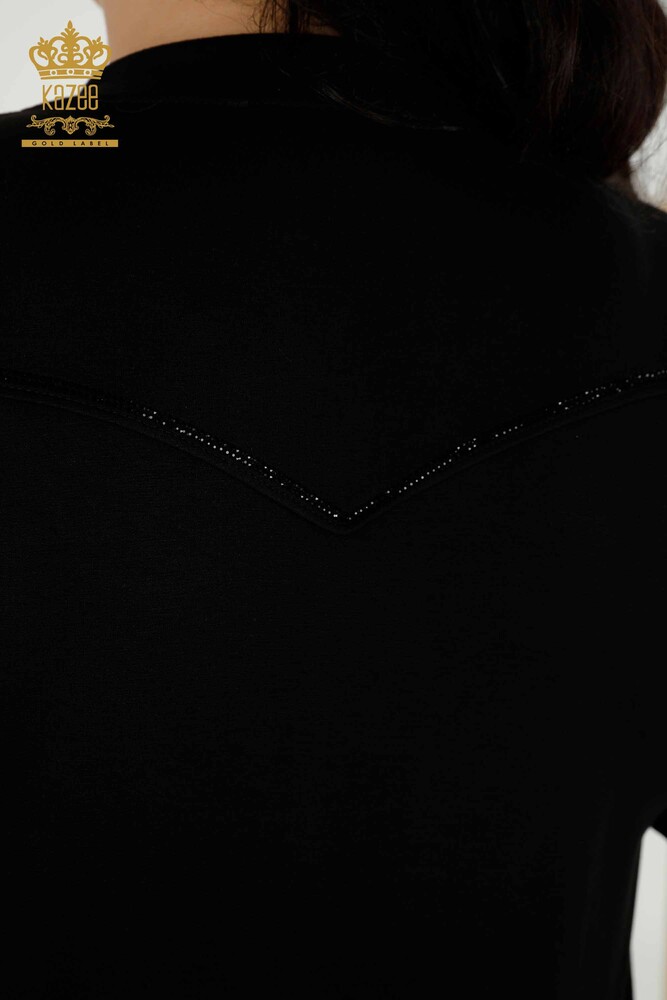 Hurtownia dresów damskich zapinanych na zamek, haftowanych kamieniami, czarnych - 20411 | KAZEE - 13