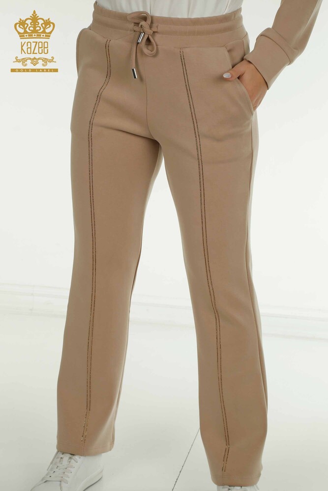 Hurtownia dresów damskich z kapturem i zamkiem beżowym - 17618 | KAZEE - 7