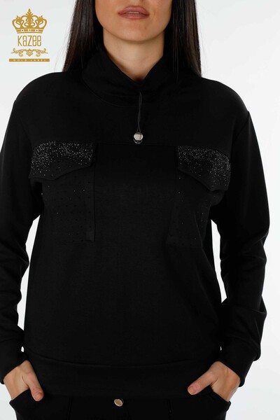 Hurtownia dresu damskiego w kolorze czarnym z haftem w kształcie kieszonki - 17429 | KAZEE - Thumbnail