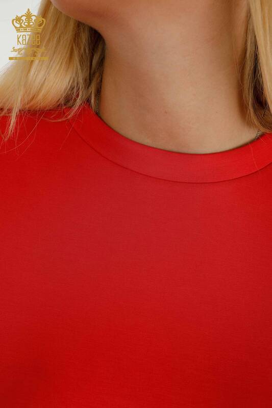 Hurtownia dresu damskiego w kolorze czerwonym z kieszeniami podstawowymi - 17579 | KAZEE