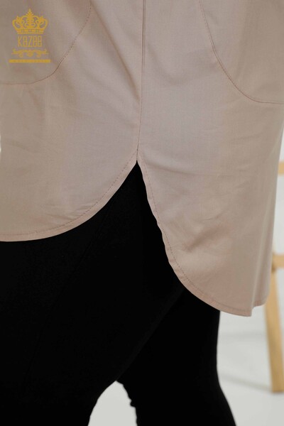 Hurtownia koszul damskich - szczegółowa na ramię - beżowa - 20440 | KAZEE - Thumbnail