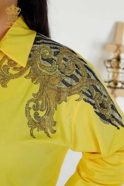 Hurtownia koszul damskich - Szczegółowa na ramię - żółta - 20440 | KAZEE - Thumbnail (2)