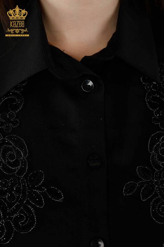 Hurtownia koszul damskich - Kwiatowy wzór - czarna - 20249 | KAZEE