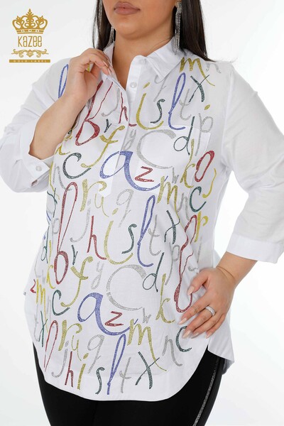 Hurtownia koszul damskich - Wzorzyste litery - biała - 20123 | KAZEE - Thumbnail