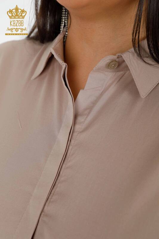 Hurtownia koszul damskich - Wzorzyste plecy - beżowa - 20006 | KAZEE