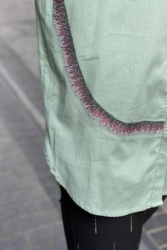 Hurtownia koszul damskich z haftowanym wzorem w kamienie - 17225 | KAZEE