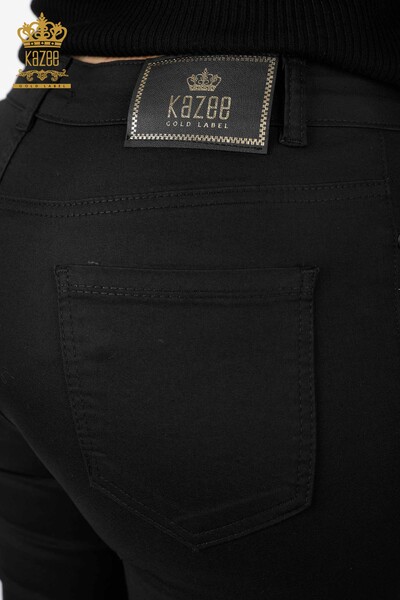 Hurtownia spodni damskich z kieszeniami i haftowanymi kamieniami w paski - 3583 | KAZEE - Thumbnail