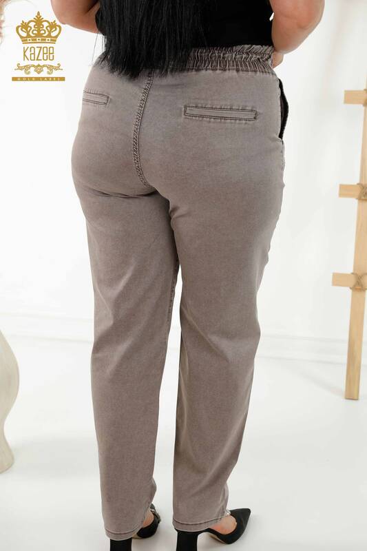 Hurtownia spodni damskich z kieszeniami szczegółowymi brązowymi - 3673 | KAZEE