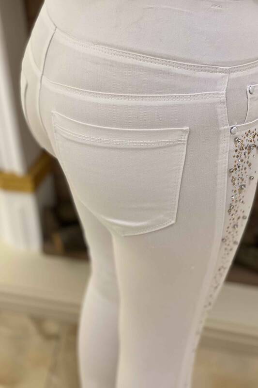 Hurtownia spodni damskich z haftowanymi kieszeniami z kryształowymi kamieniami - 3271 | KAZEE