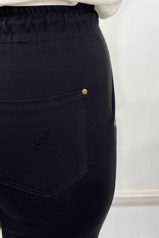 Hurtownia spodni damskich z kieszeniami skórzanymi na nogawkach - 3467 | KAZEE