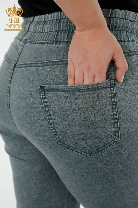 Hurtownia spodni damskich z elastycznym pasem i kieszeniami Khaki - 3501 | KAZEE