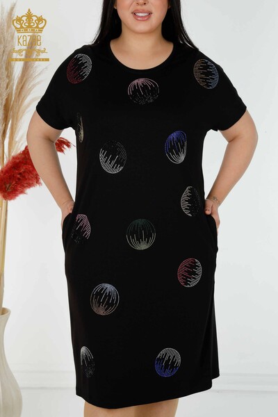 Kazee - Hurtownia sukienek damskich czarna z haftem w kolorowe kamienie - 7740 | KAZEE (1)