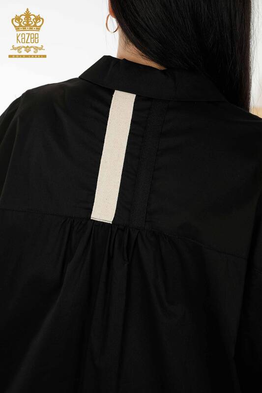 Hurtownia sukienek damskich czarna w kolorowe paski - 20380 | KAZEE