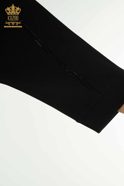 Hurtownia dresu damskiego w kolorze czarnym z haftem w kamienie - 17657 | KAZEE - Thumbnail