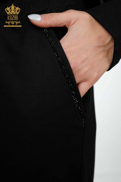 Hurtownia dresu damskiego w kolorze czarnym z haftem w kamienie - 17449 | KAZEE - Thumbnail