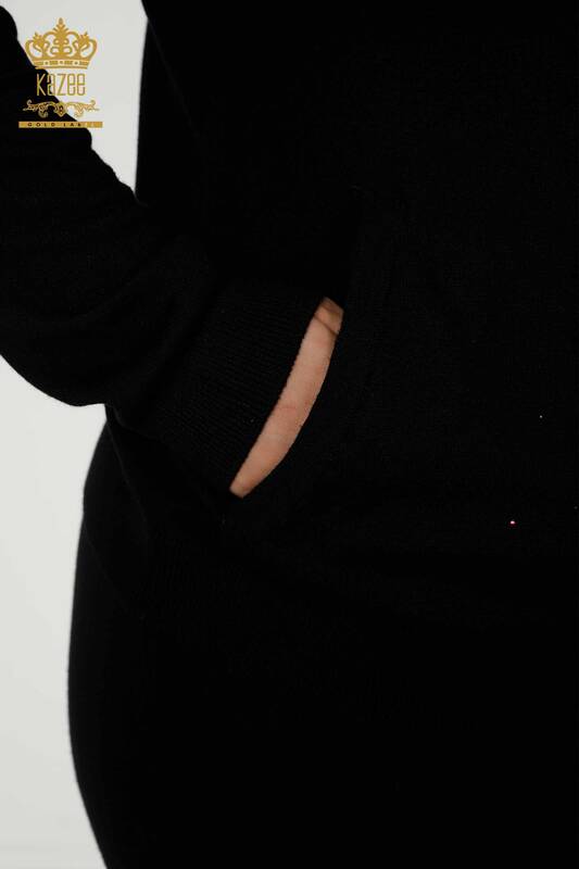 Hurtownia dresu damskiego w kolorze czarnym z kwiatowym wzorem - 16658| KAZEE