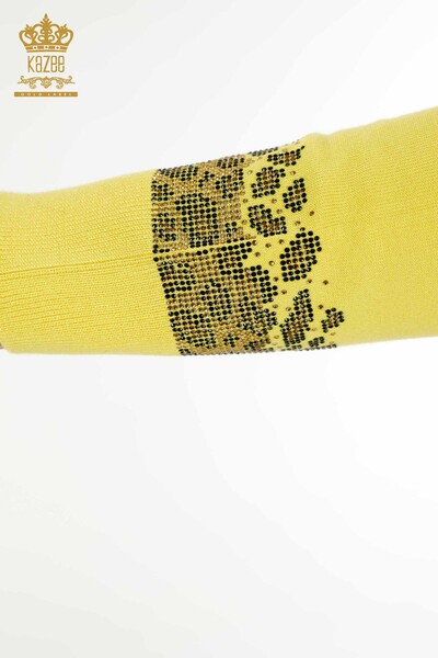Hurtownia dresów damskich w kolorze żółtym z wzorem tygrysa - 16523 | KAZEE - Thumbnail