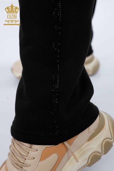 Hurtownia dresu damskiego w kolorze czarnym z nadrukowanymi kieszeniami - 17296 | KAZEE - Thumbnail