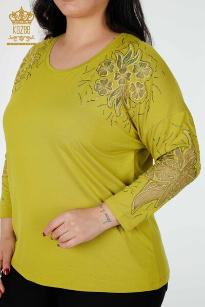 Camicetta da donna all'ingrosso con motivo floreale verde pistacchio - 77950 | KAZEE - 2