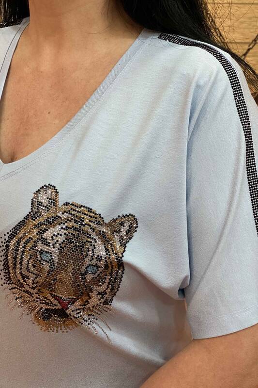 Camicetta da donna all'ingrosso con scollo a V tigre ricamata con pietre di cristallo dettagliate - 76577 | Kazee