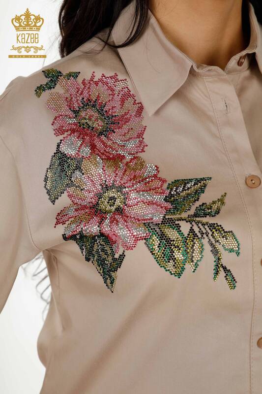 Camicia da donna all'ingrosso - Fiori colorati ricamati - Visone - 20234 | KAZEE