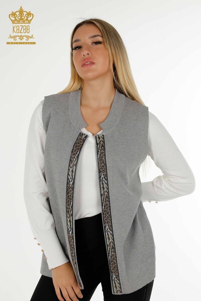 All'ingrosso Gilet corto da donna - Leopardo Pietra Ricamato - Grigio - 30616 | KAZEE - Kazee