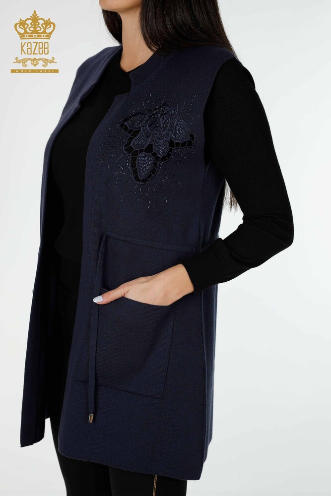 All'ingrosso Gilet da donna - Pietra ricamata - Blu navy - 16830 | KAZEE - 4