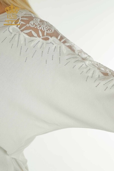 All'ingrosso Maglione di maglieria da donna - Tulle dettagliato - Ecru - 15699 | KAZEE - Thumbnail